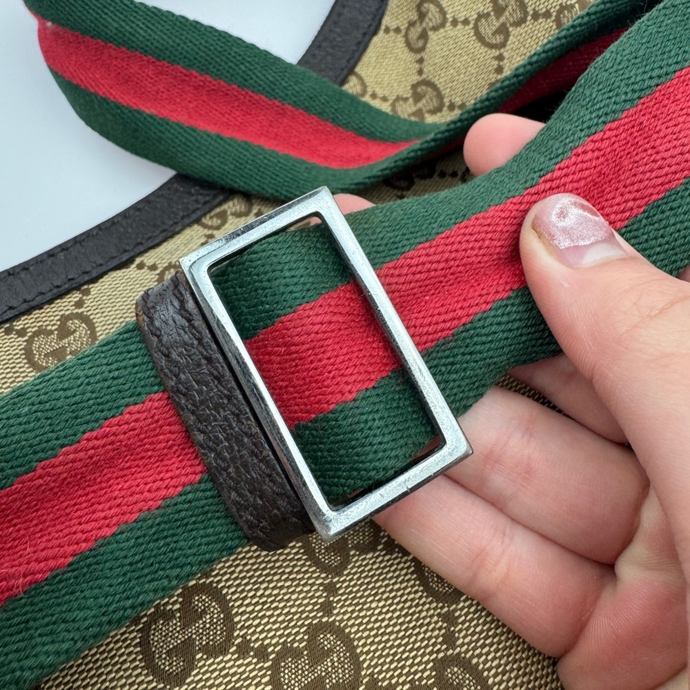 Gucci Beige Monogram Bag with Red and Green Strap - Picture 16 of 16
